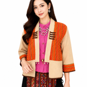 เสื้อคลุมผ้าใยกัญชงแต่งผ้าชาวเขาปักมือ ด้านหลังผ้าใยกัญชง สีธรรมชาติ งานแฮนด์เมด RedCraft SB11