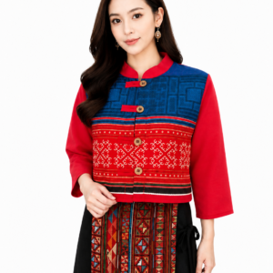 เสื้อคลุมผ้าใยกัญชงแต่งผ้าชาวเขาปักมือ ด้านหลังผ้าใยกัญชง สีธรรมชาติ งานแฮนด์เมด RedCraft SB15